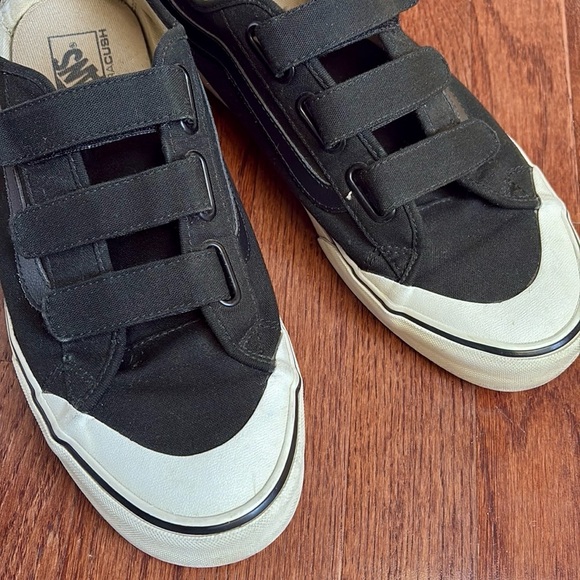 Vans Black Ball Priz Sneakers - Picture 3 of 14